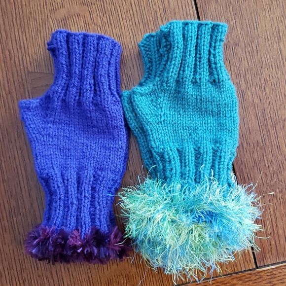 Hand made knit fingerless wrist warmer glo… - Picture 3 of 10